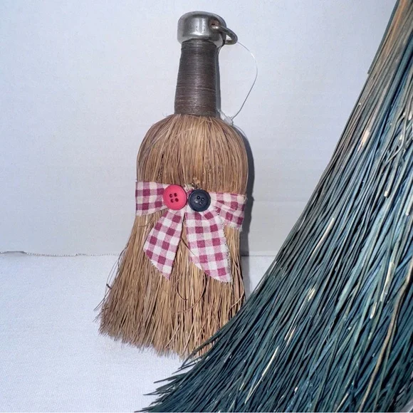 Vintage Whisk Broom Primitive USA Burgundy Check Ribbon Holiday Decor - Picture 10 of 16